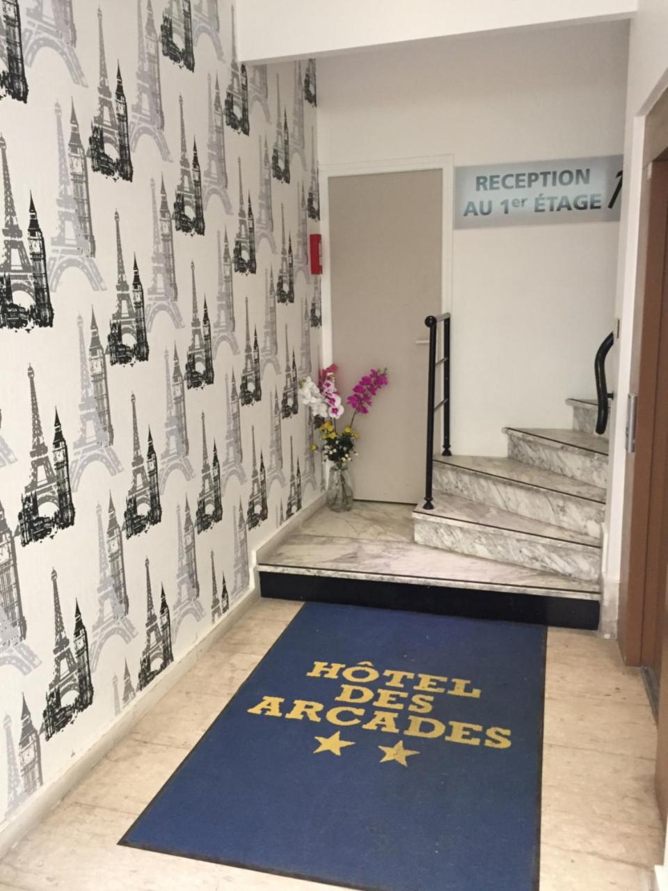 Hotel Des Arcades แร็งส์ ภายนอก รูปภาพ